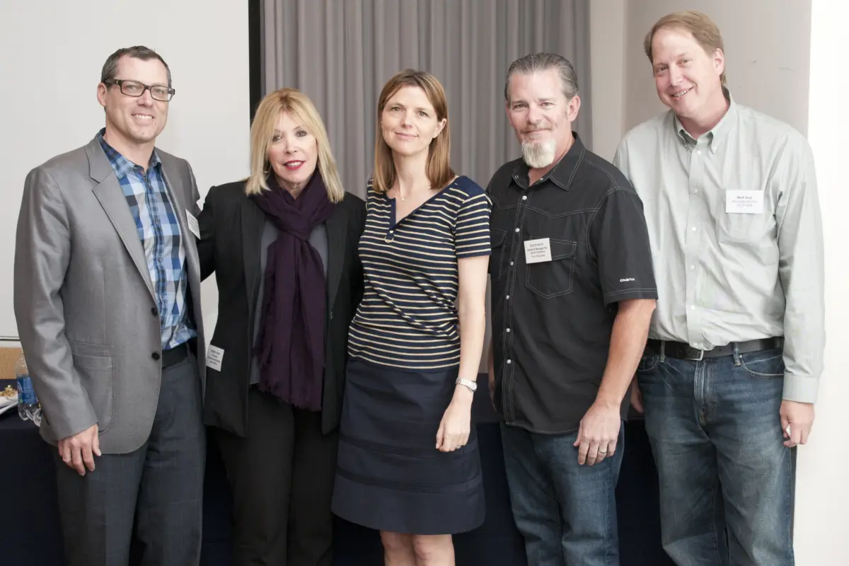 greening business for the green consumer: social media, advertising, and hollywood