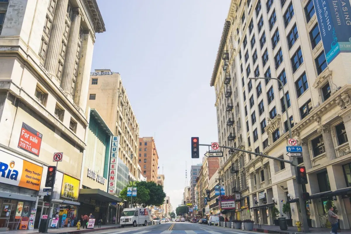 buildings loom large in street-level air quality