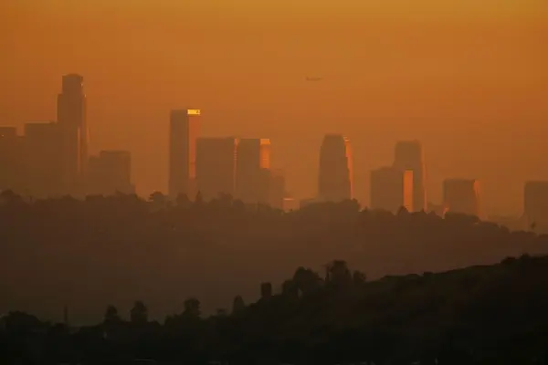 gov. brown has 2 bills to help california’s air quality
