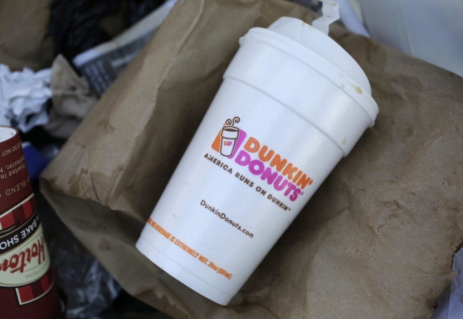 dunkin’ donuts joins eco-friendly parade, will switch to paper cups by 2020