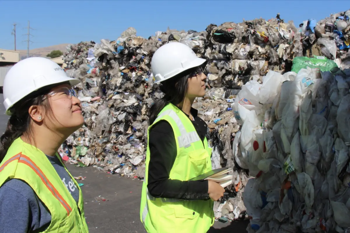 a 24-year-old has invented a new way to break down plastic waste and prevent it from landing in the ocean