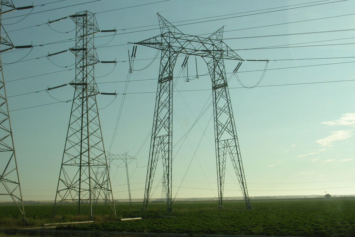 what the wildfires tell us about the shortcomings of california’s electrical grid