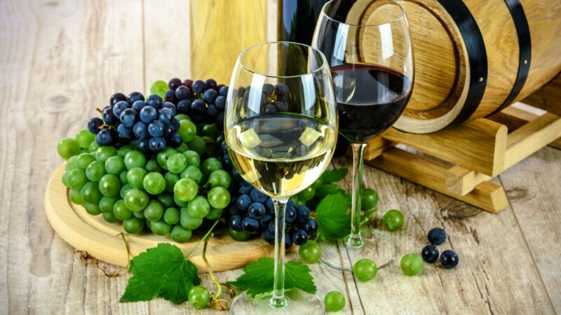 wine-glass-grapes-and-barrel-in-france--big