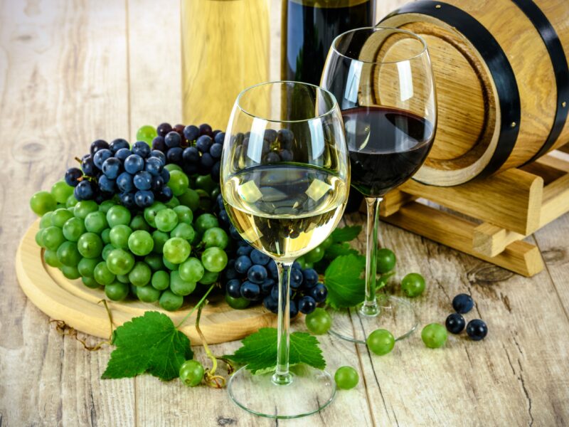wine-glass-grapes-and-barrel-in-france--big