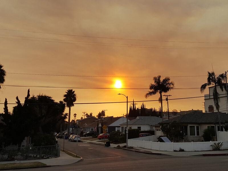 Smoke-filled-sky-in-Mar-Vista-Sean-Brenner-photo
