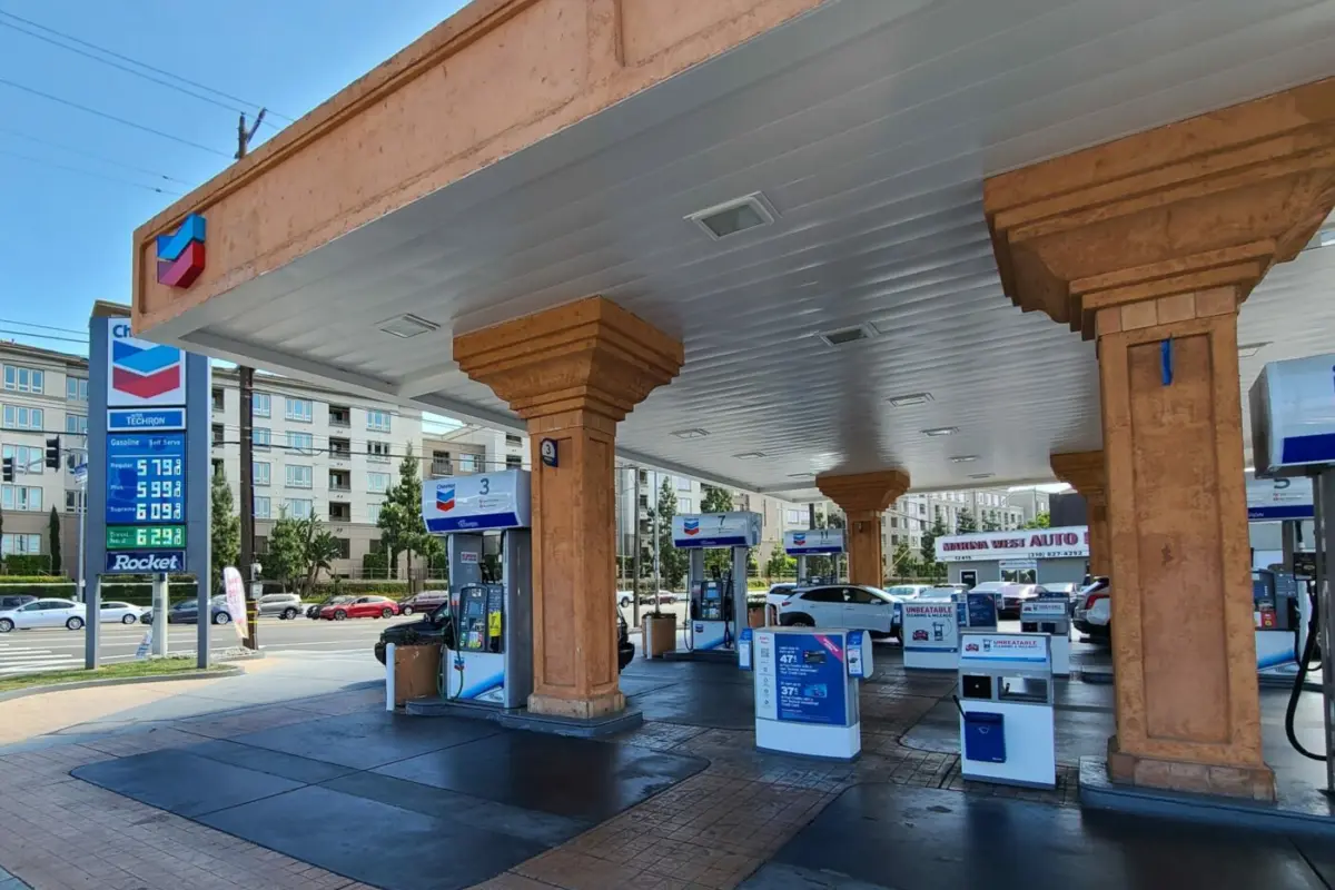 Los Angeles gas station
