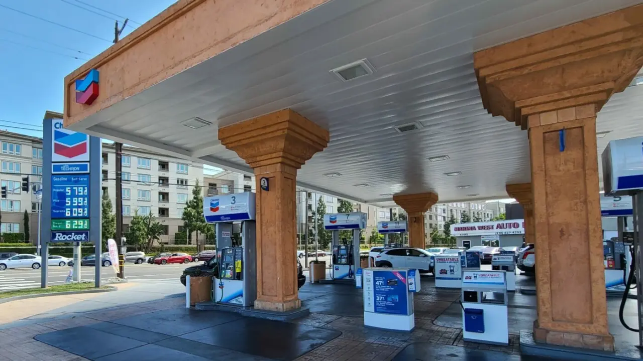 Los Angeles gas station