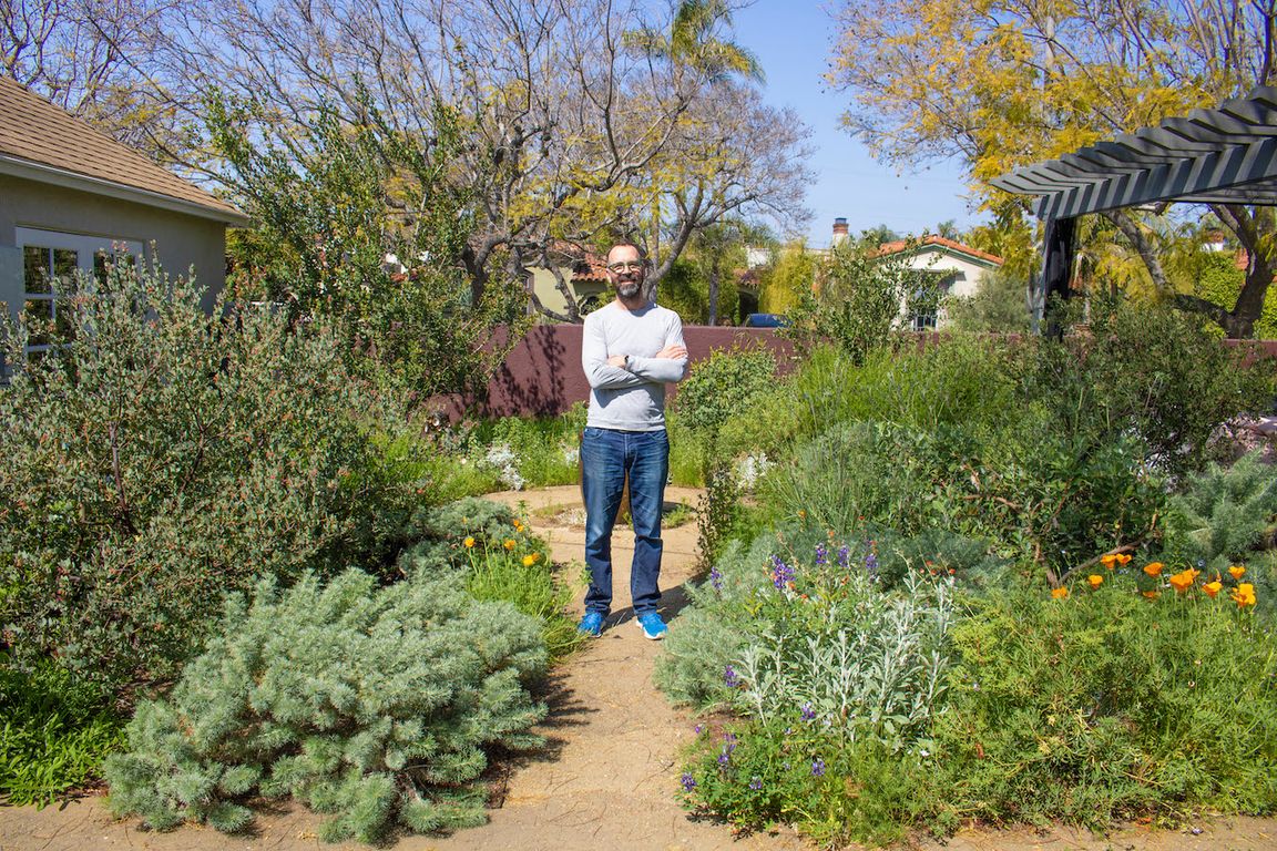 Photo-Alex+Arms+Crossed_mid