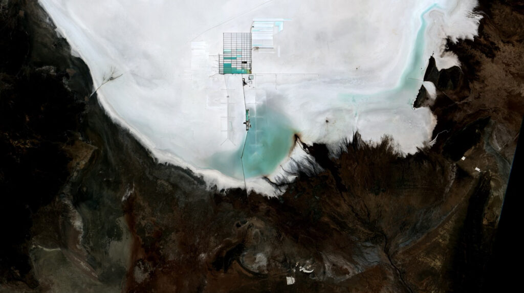 Bolivian lithium mine and brine from air