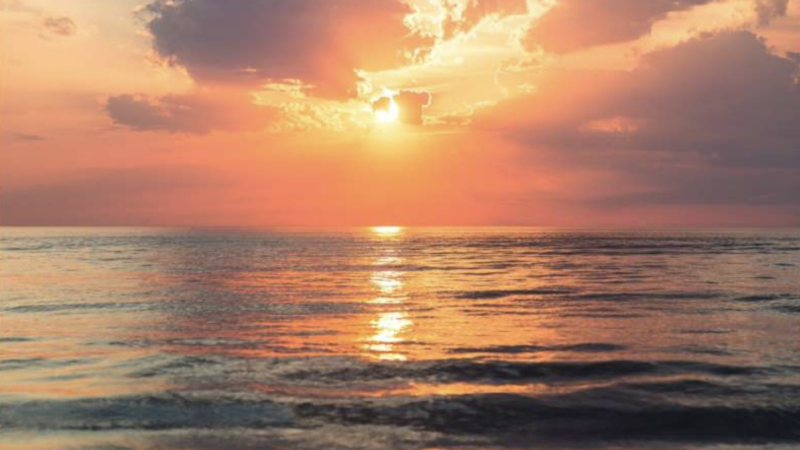 The ocean at sunset | Public Domain