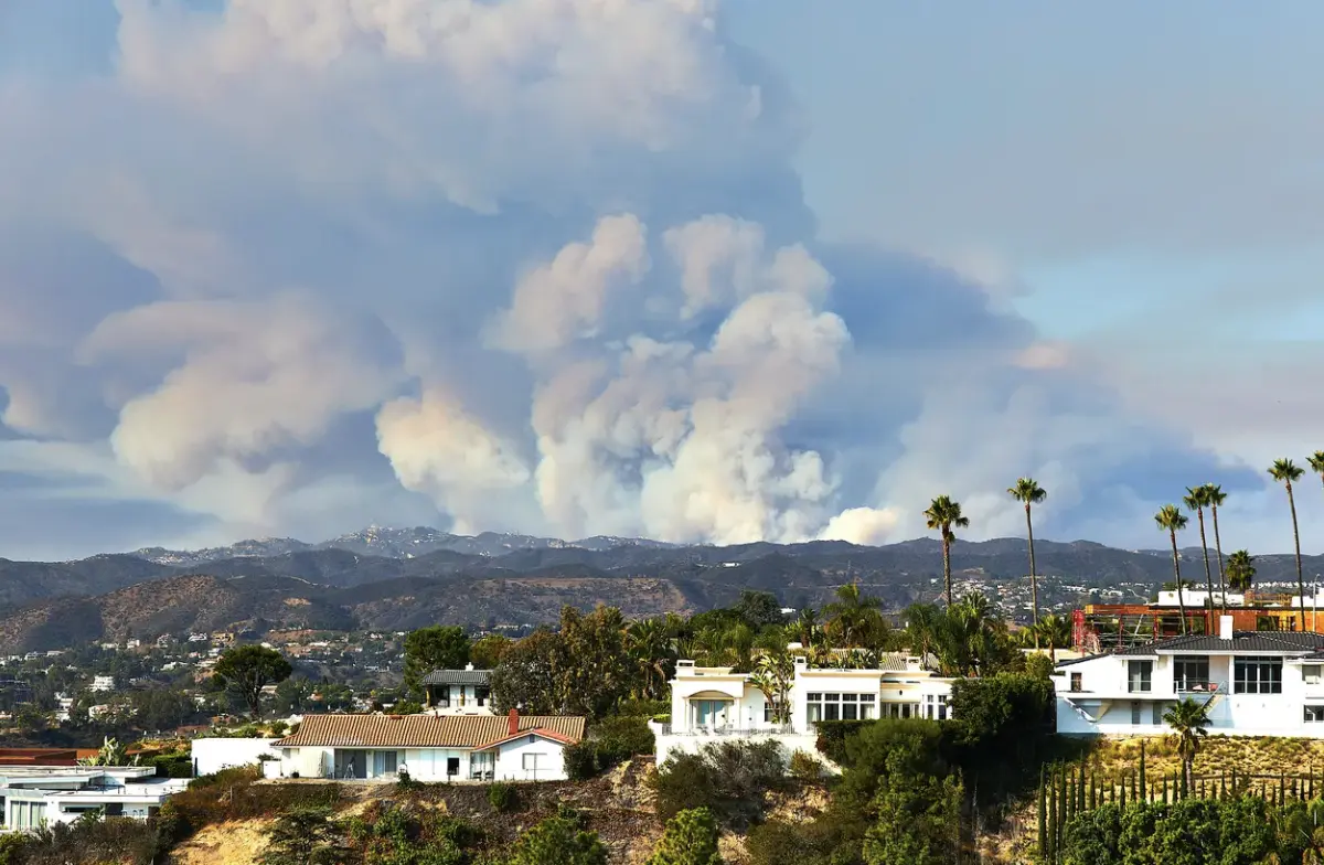 The Woolsey Fire is seen from Hollywood Hills, California, 2018. Photo by Shutterstock.