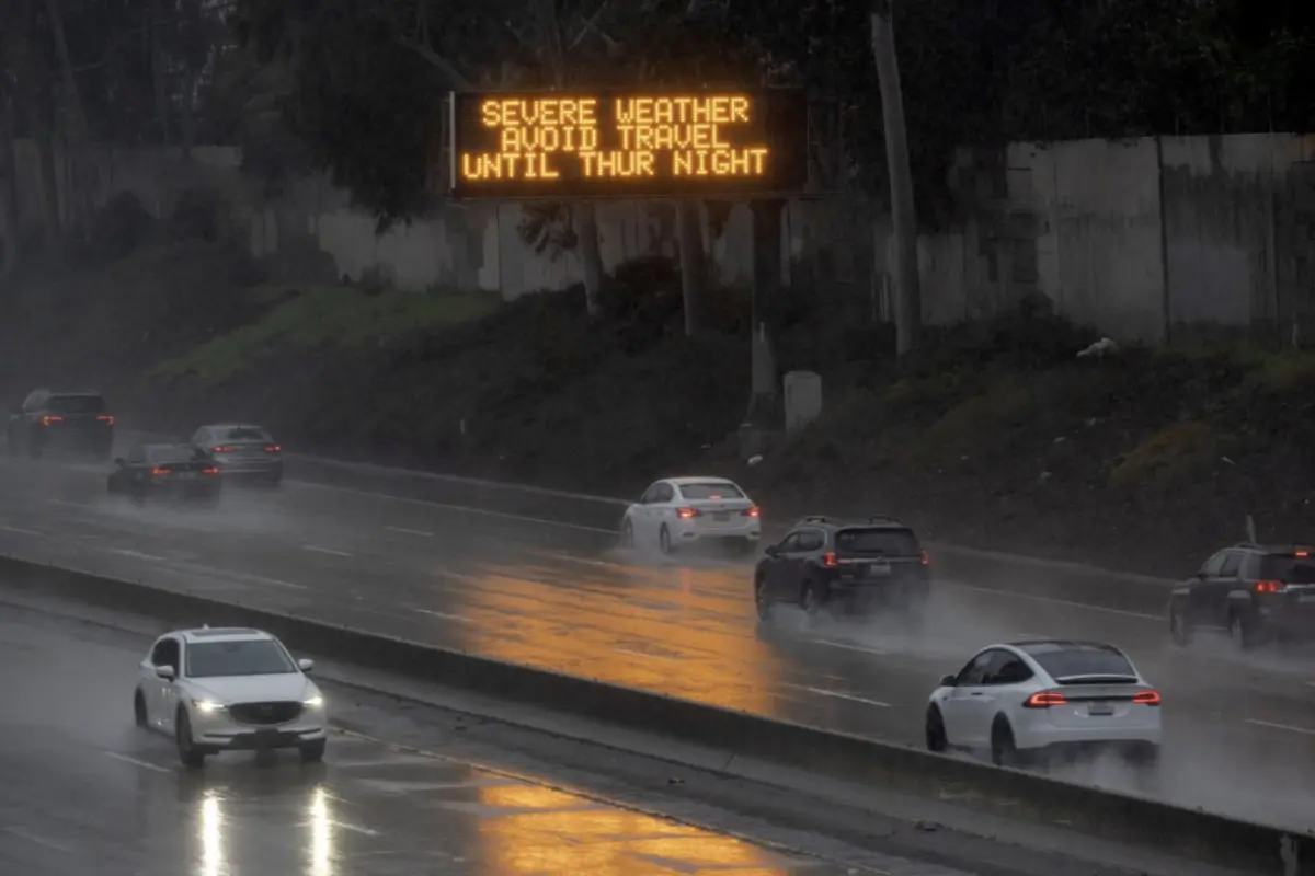 severe weather warning on freeway