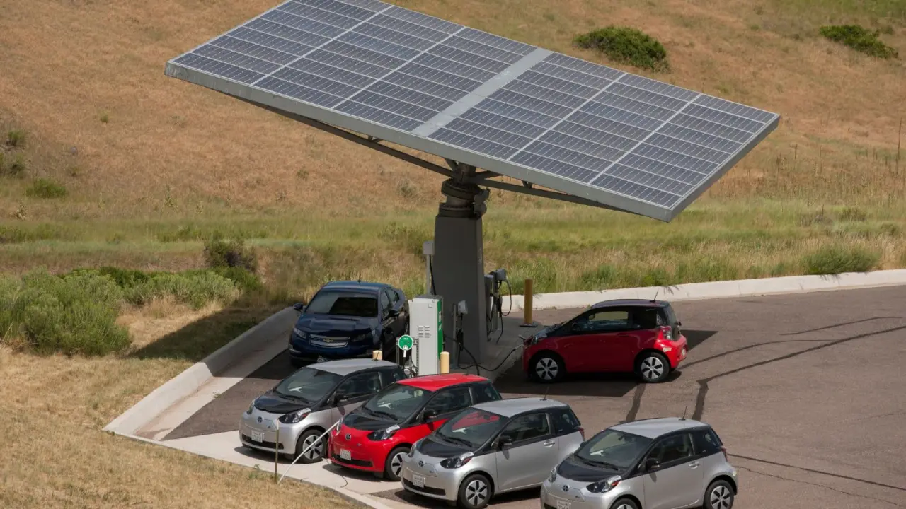 Assessing the prospective air quality and health effects for disadvantaged communities of California’s transition to zero-emission vehicles