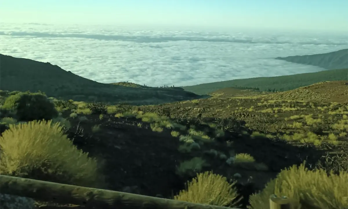 View of the horizon above the cloud layer