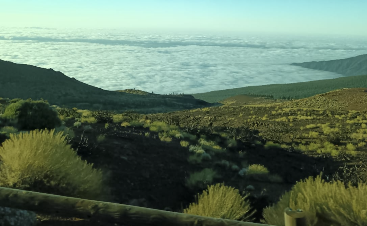 View of the horizon above the cloud layer