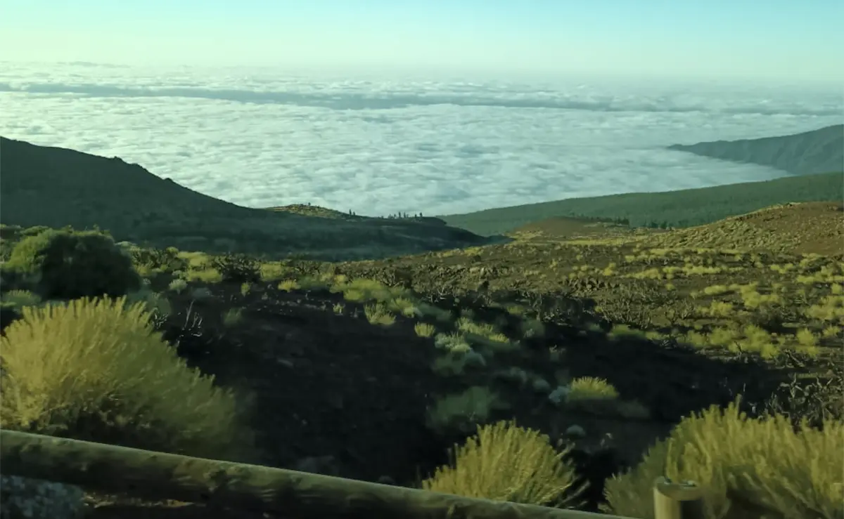 View of the horizon above the cloud layer