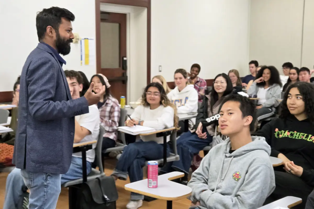 Vetri Nathan with students in global food studies class