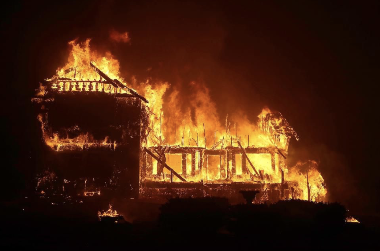 paradise burns as californian wildfire rapidly grows into an 18,000-acre beast