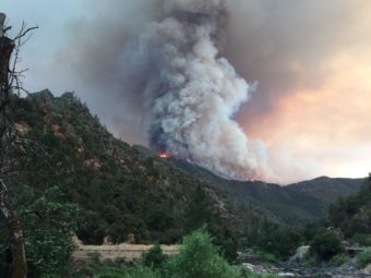 yosemite fire latest: blaze doubles in size, blankets park in smoke